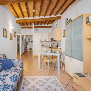 arnolfo-tuscany-house.it-tuscanyhotel.com/
